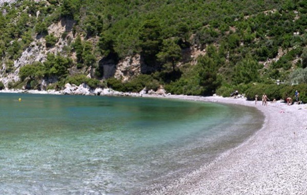 Ψάχνουν στη θάλασσα 18χρονο από την Κάρυστο