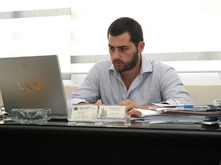 Ξέχασαν να βγάλουν φωτογραφία ο Φάνης Σπανός και οι μηχανικοί της Εύβοιας