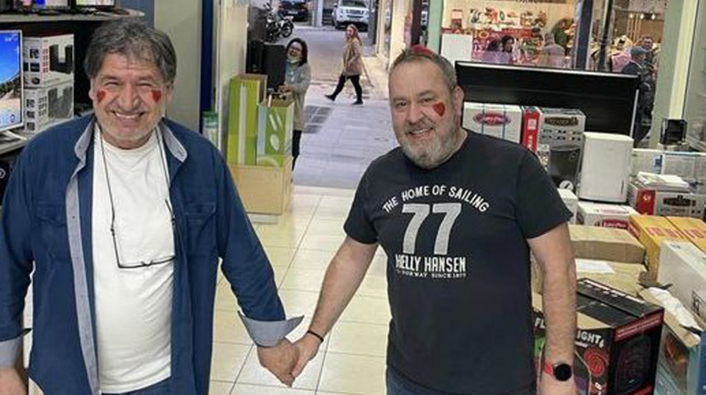 ΧΑΛΚΙΔΑ: Δύο γνωστοί έμποροι της Αβάντων σε αποκριάτικη πόζα  έτοιμοι για ...Μύκονο