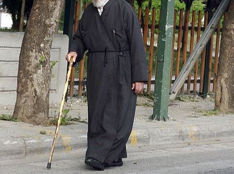 Παπάδες χωρίς ράσα!