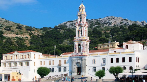 ΧΑΛΚΙΔΑ: Προσκυνηματική εκδρομή στη Σύμη από τον ιερό ναό Αγίων Αποστόλων Πέτρου και Παύλου