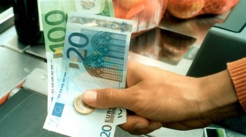 Αετονύχισσα ξάφρισε 12.000 από τα ΕΛΤΑ