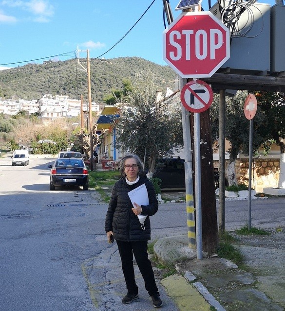 ΛΟΥΤΡΑ ΑΙΔΗΨΟΥ: Ενίσχυση της Οδικής Ασφάλειας με πινακίδες STOP τελευταίας τεχνολογίας (VIDEO)