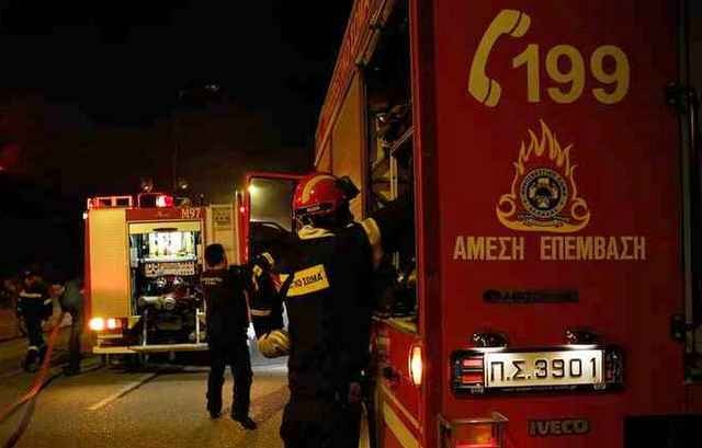 ΑΡΤΑΚΗ: Άρπαξαν φωτιά ένα μηχανάκι και ένα αυτοκίνητο στην περιοχή του Ζέφυρου