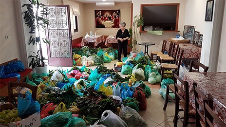 Γέμισαν τρόφιμα τα συσσίτια της Μητρόπολης Χαλκίδας