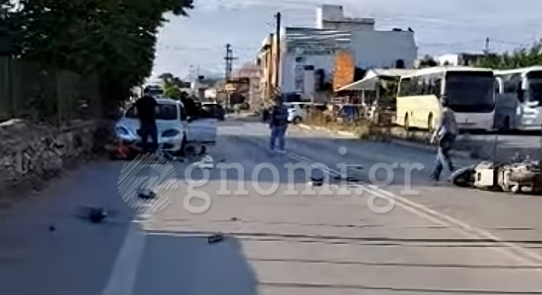 ΧΑΛΚΙΔΑ: Τροχαίο ατύχημα με τραυματία οδηγό δικύκλου μπροστά στα ΚΤΕΛ (VIDEO)