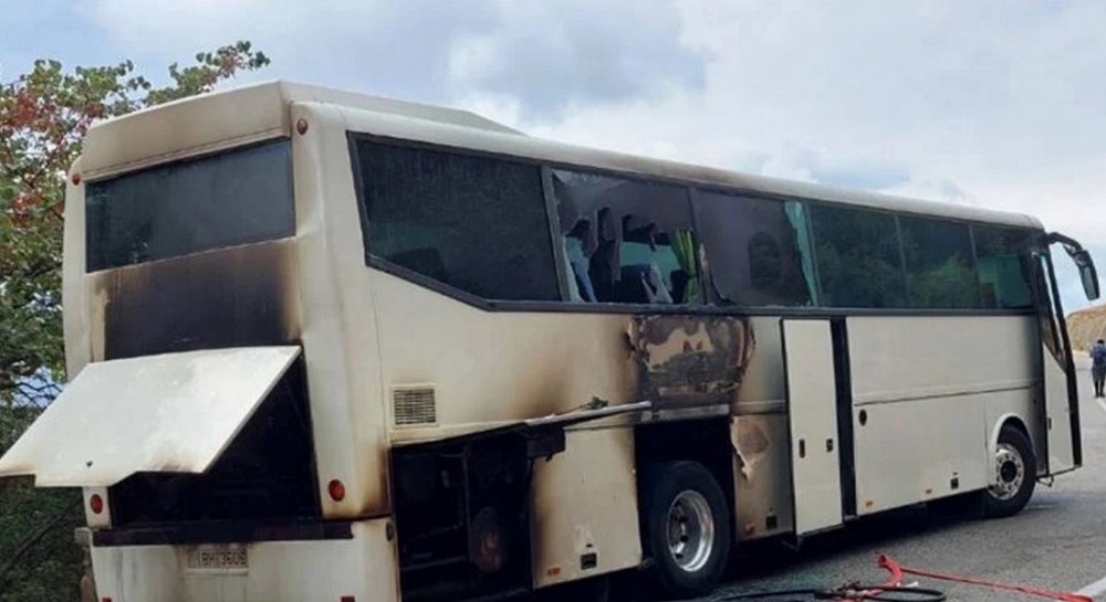 ΧΙΛΙΑΔΟΥ ΕΥΒΟΙΑΣ: Άρπαξε φωτιά τουριστικό λεωφορείο γεμάτο εκδρομείς