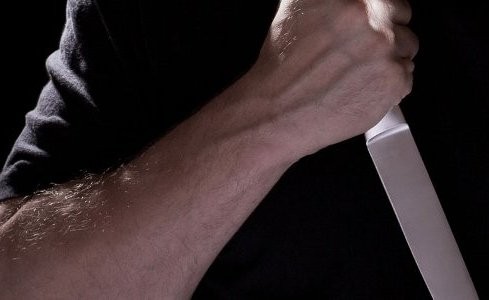 Κάρφωσε με μαχαίρι τον κουνιάδο του μετά τη διασκέδαση