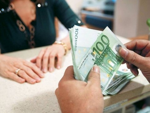 Ετρεξε να βγάλει κοινωνικό μέρισμα σε πεθαμένο συγγενή του