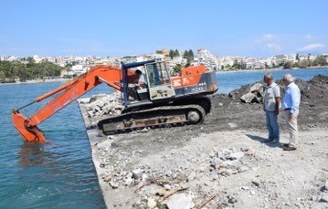 Τελειώνουν οι εργασίες στην προβλήτα του Αγίου Νικολάου