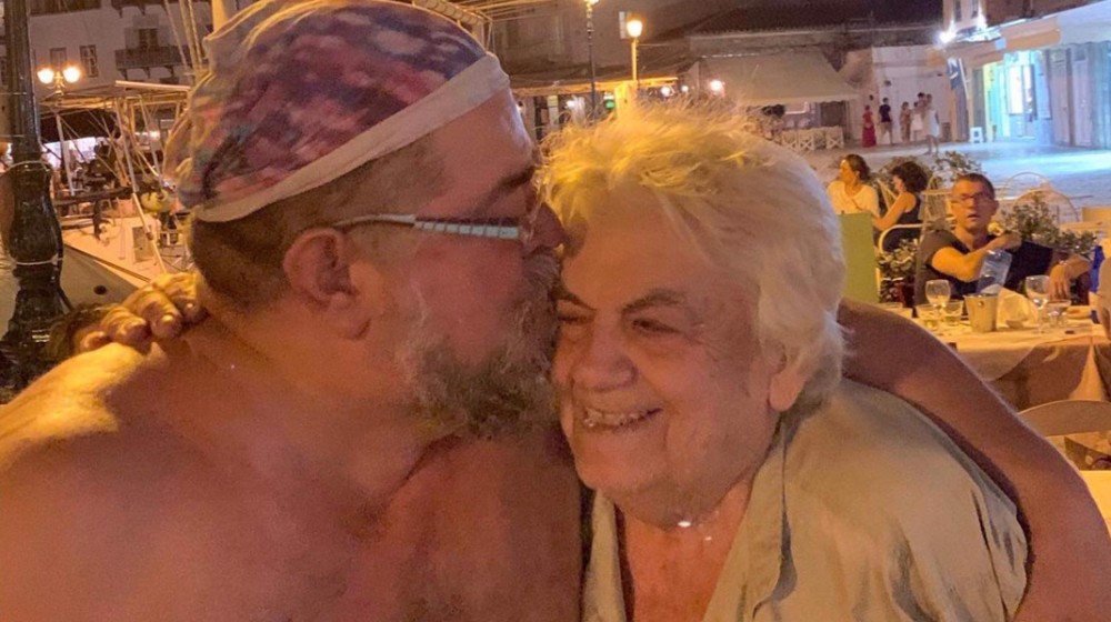 Πέθανε η μητέρα του Σταμάτη Κραουνάκη