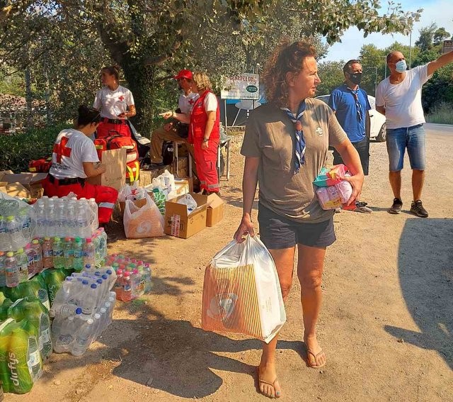 ΦΩΤΙΕΣ ΕΥΒΟΙΑΣ: Οι πρόσκοποι της Εύβοιας τήρησαν την υπόσχεσή τους να βοηθούν σε κάθε περίσταση