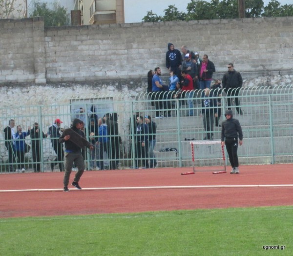 ΑΟ ΧΑΛΚΙΣ-ΑΙΓΑΛΕΩ 0-1: Γκολ ...αμφισβητούμενο και ξύλο των οπαδών με τα ΜΑΤ πριν τη σέντρα
