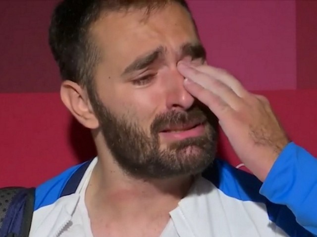 Ο Θοδωρής Ιακωβίδης ξέσπασε σε λυγμούς: Έχω κουραστεί, δεν αντέχω άλλο (VIDEO)