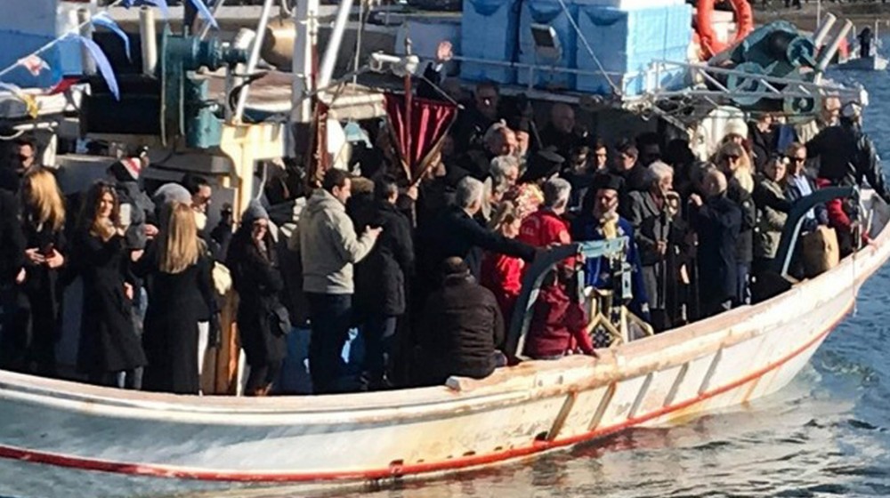 ΑΡΤΑΚΗ- ΘΕΟΦΑΝΕΙΑ: Από το καΐκι θα πέσει ο Σταυρός στη θάλασσα για τον Αγιασμό των υδάτων