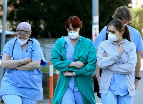 ΚΟΡΩΝΟΪΟΣ-ΠΤΟΛΕΜΑΪΔΑ: Συγκινεί το σημείωμα γυναίκας που πήρε εξιτήριο