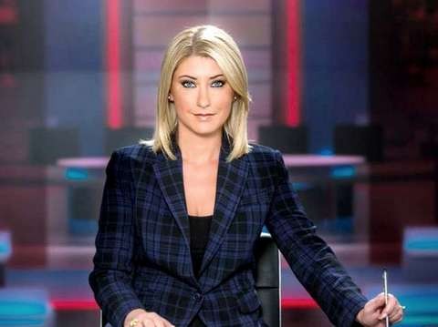 Σία Κοσιώνη: Με νέο κούρεμα στο κεντρικό δελτίο ειδήσεων (VIDEO)