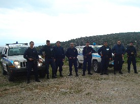 Συνελήφθη 22χρονος με τρία μαχαίρια και 22 φυσίγγια στα Λουτρά Αιδηψού