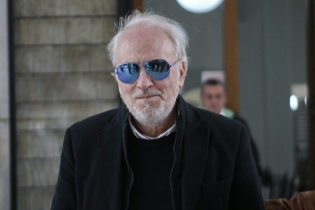 Ρόμπερτ Ουίλιαμς: Πότε θα γίνει η κηδεία του - Το τραγούδι που του αφιέρωσε η κόρη του (VIDEO)
