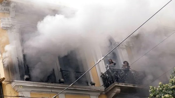 Συνελήφθη στη Μεγάλη Βρετανία η 46χρονη μητέρα δυο παιδιών που κατηγορείται για τον εμπρησμό στη Marfin