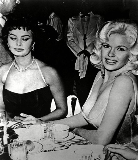 Την τρόμαξαν τα προσόντα της Jane Mansfield