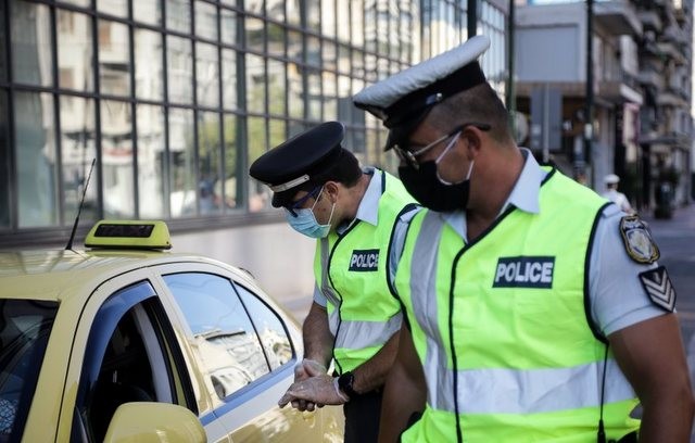 Εκατοντάδες πρόστιμα για μη χρήση μάσκας, αποστάσεις -Παραβάσεις και σε καταστήματα