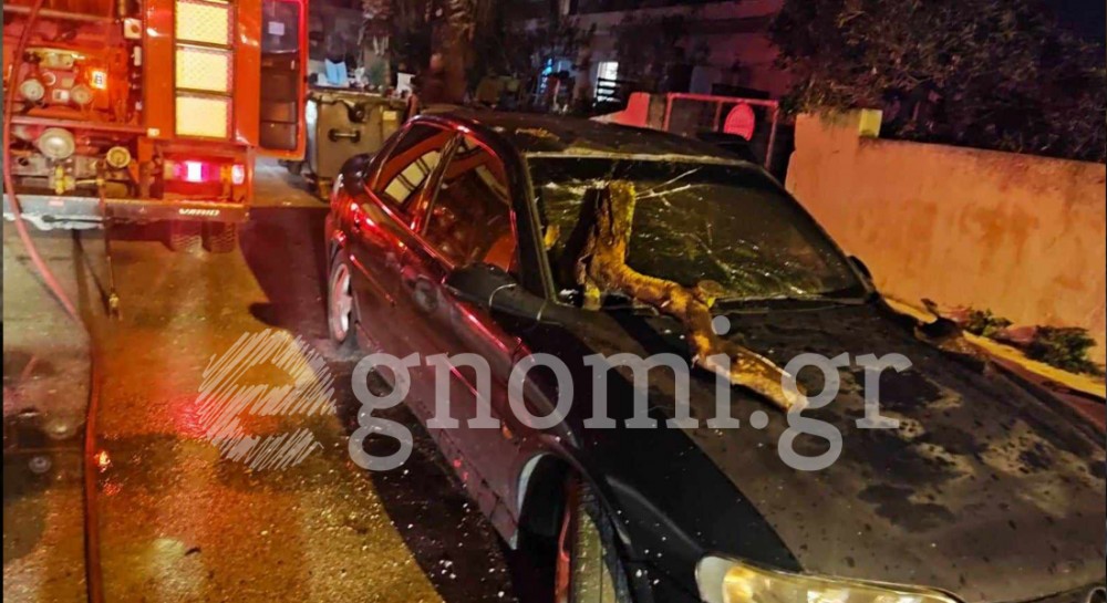 ΠΑΡΑΛΙΑ ΑΥΛΙΔΑΣ: Αρπαξε φωτιά σε αυτοκίνητο