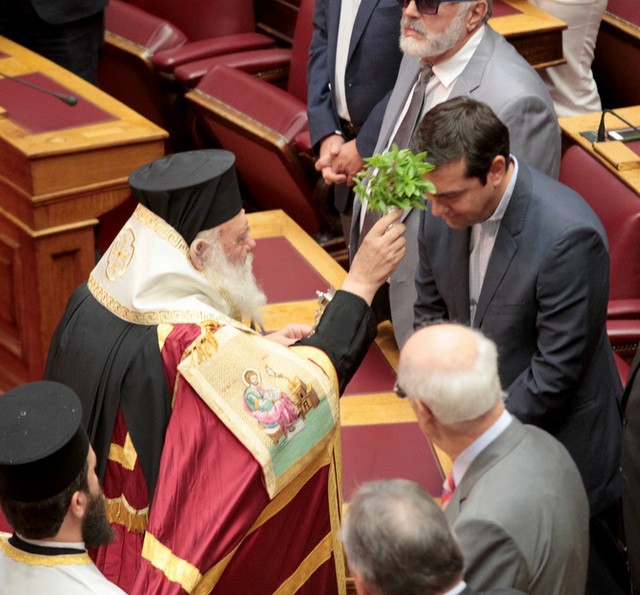 Κανένας υπουργός δεν έκανε το σταυρό του