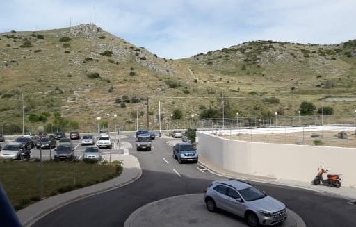 Άρπαξαν τους καταλύτες από 4 αυτοκίνητα στο πάρκινγκ του Νοσοκομείου Χαλκίδας