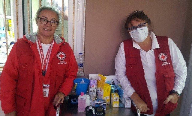 Συνδρομή σε μετρήσεις σακχάρου από εθελοντές του Τομέα Υγείας του Ερυθρού Σταυρού Χαλκίδας