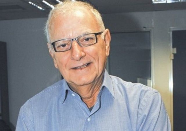 Ο Κώστας Χαρδαβέλας μιλάει για τη μάχη του με τον καρκίνο (VIDEO)