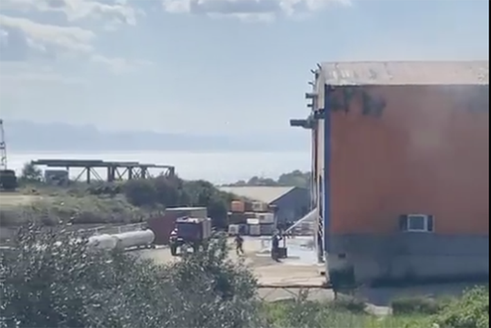 Παρέμβαση του ΚΚΕ για την πυρκαγιά που ξέσπασε σε εργοστάσιο του Αλιβερίου