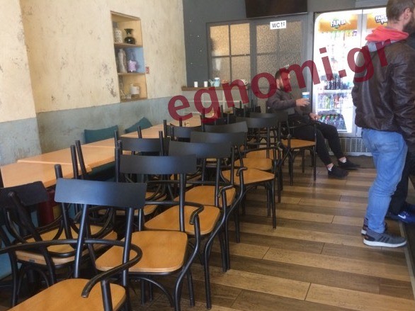 ΚΟΡΩΝΟΪΟΣ ΧΑΛΚΙΔΑ: Καρέκλες ανάποδα και μόνο ντελίβερι