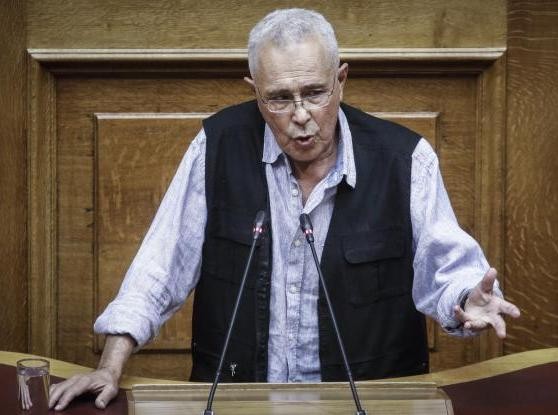 ΖΟΥΡΑΡΙΣ: Απαράδεκτο που απέδωσαν τιμές στους στρατιωτικούς