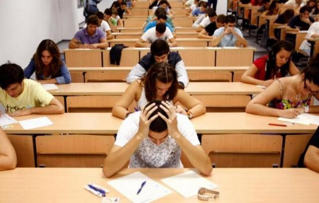 ΠΑΝΕΠΙΣΤΗΜΙΑ: Εξετάσεις με μάσκες και μέχρι 50 φοιτητές στα αμφιθέατρα