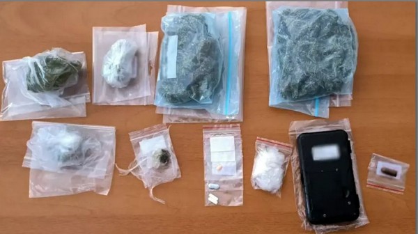 Σύλληψη τριών ατόμων για αγοραπωλησία ναρκωτικών στη Λαμία