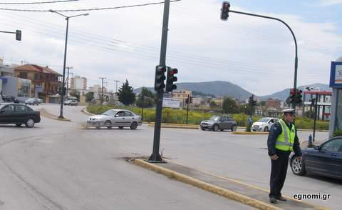 ΤΡΑΓΙΚΟ: Ξανά χαλασμένα τα φανάρια στη διασταύρωση Ληλαντίων και Ορέστη Μακρή στη Χαλκίδα
