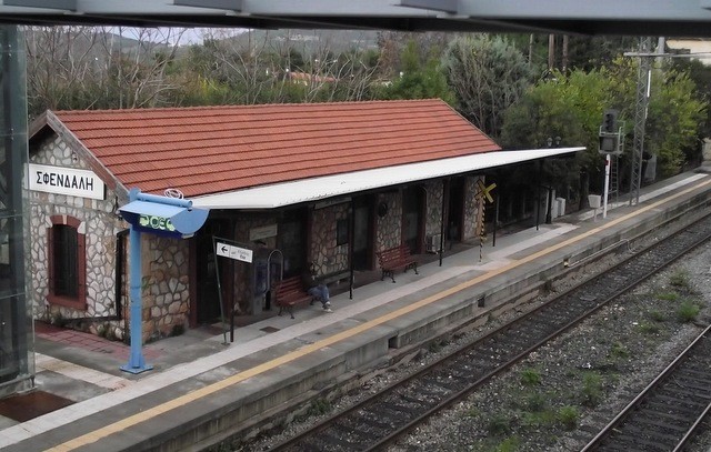 Αποχώρησαν οι πρόσφυγες από την γραμμή του τρένου στη Μαλακάσα