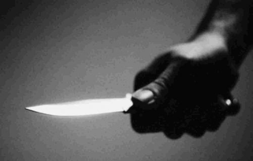 Με μαχαίρι λήστεψε 24χρονο μέσα στο σπίτι του