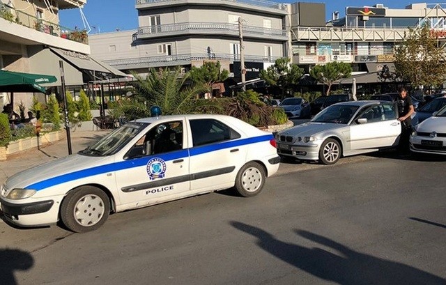 Μαχαίρωσε αστυνομικό επειδή του έκοψε κλήση για παράνομο παρκάρισμα (VIDEO)