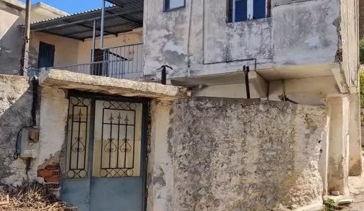 Φρίκη: Τσιμέντωσαν γυναίκα σε αυλή σπιτιού (VIDEO)