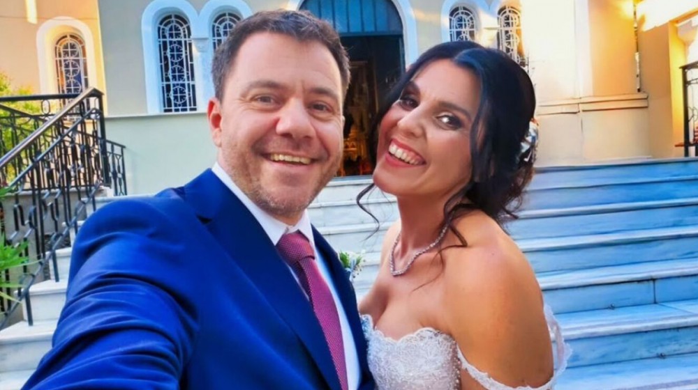 Ο Ευτύχης Μπλέτσας παντρεύτηκε με θρησκευτικό γάμο την Ηλέκτρα Αστέρη