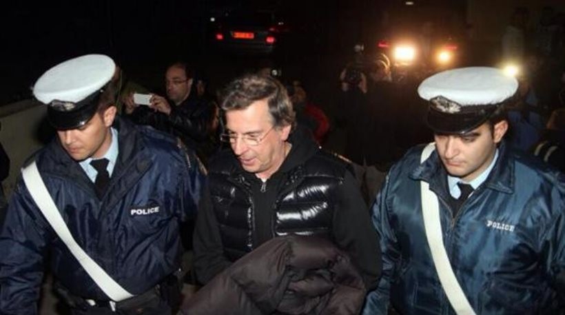 Ρε τον Μισέλ! Του πέρασαν χειροπέδες για σωρεία παραβάσεων