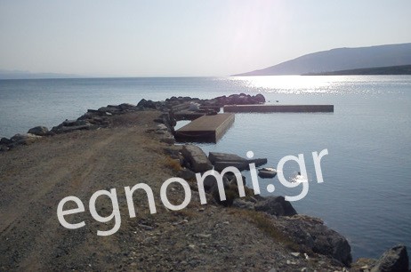 Χαμός με τις πλωτές εξέδρες του Ναυτικού Ομίλου Αλιβερίου