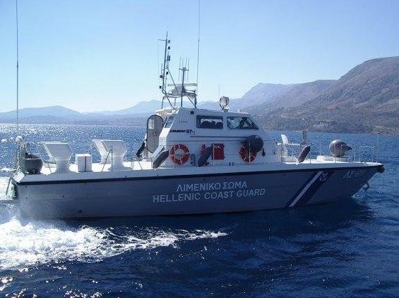 ΛΟΥΤΡΑ ΑΙΔΗΨΟΥ: Περιπολικό σκάφος του Λιμενικού ανέσυρε άντρα χωρίς τις αισθήσεις του από την θάλασσα