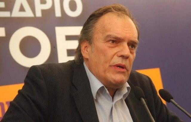 Ο Νεφελούδης έφερε ευχάριστα νέα στις Εργατικές Κατοικίες της Χαλκίδας