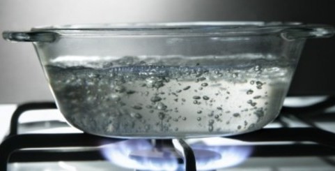 Να γιατί δεν πρέπει να βράζετε δεύτερη φορά το νερό