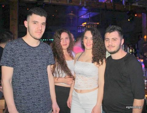 «Στριμωγμένοι» λόγω κρίσης
