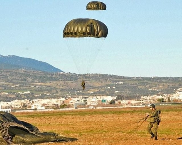 Τραυματίστηκαν δύο στρατιώτες από εκπυρσοκρότηση όπλου