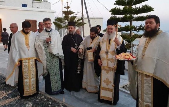 Απόβαση 800 Χαλκιδέων στην Τήνο με επικεφαλής τον Μητροπολίτη Χρυσόστομο
